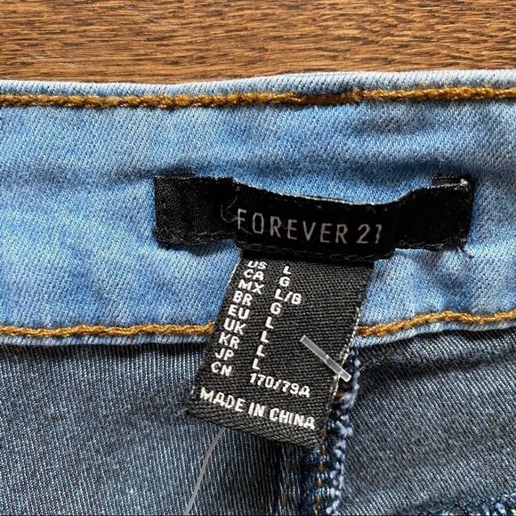 NEW Forever 21 Jean Shorts - Picture 5 of 7